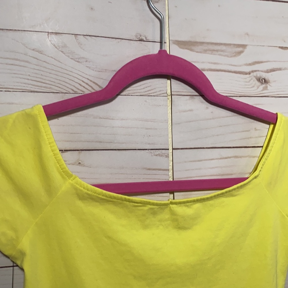 Guess Los Angeles Women’s Lemon Triangle Logo Bodysuit - Picture 12 of 16